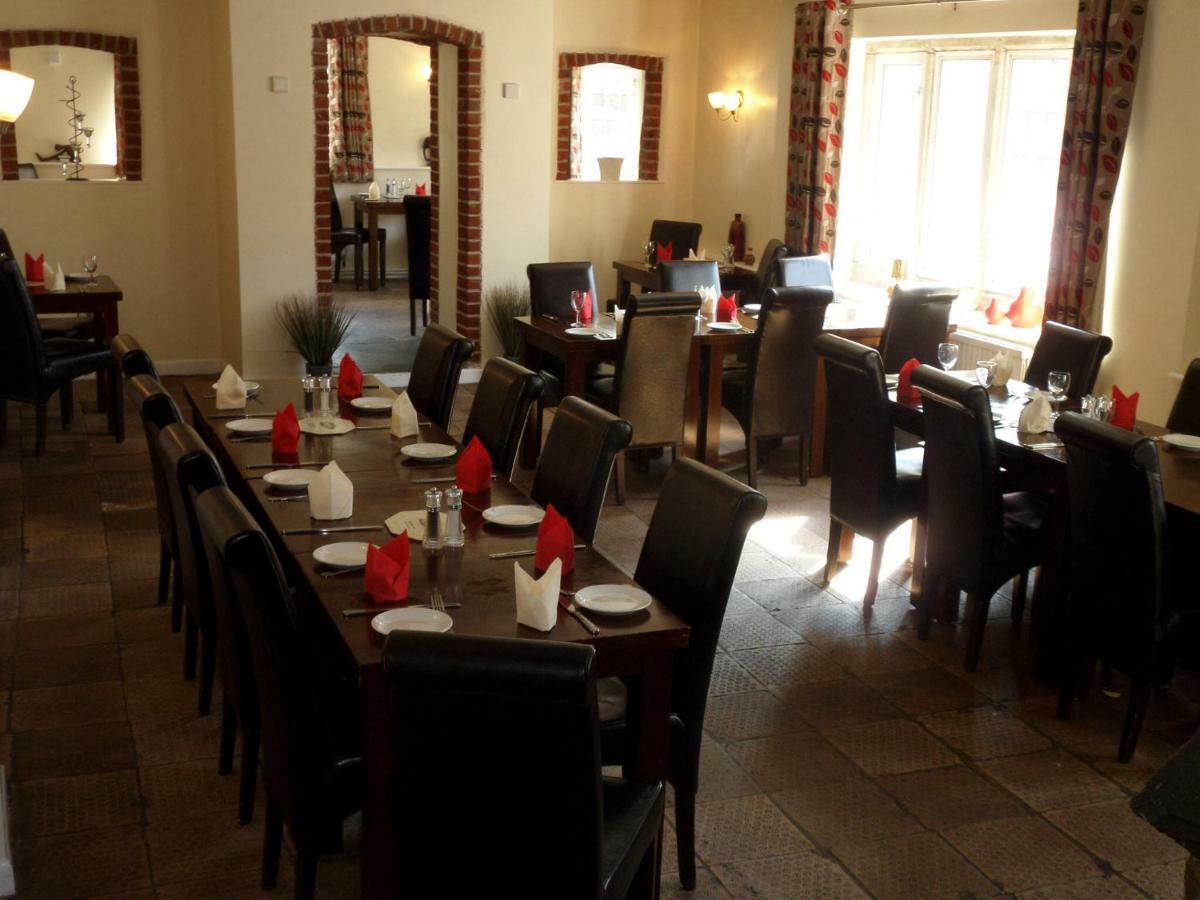 The Poachers Inn Dorchester Extérieur photo